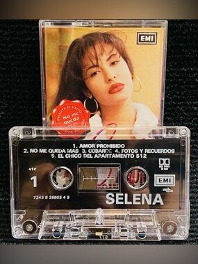 Selena Amor Prohibido  Cassette Tape In original Case with original Art Work